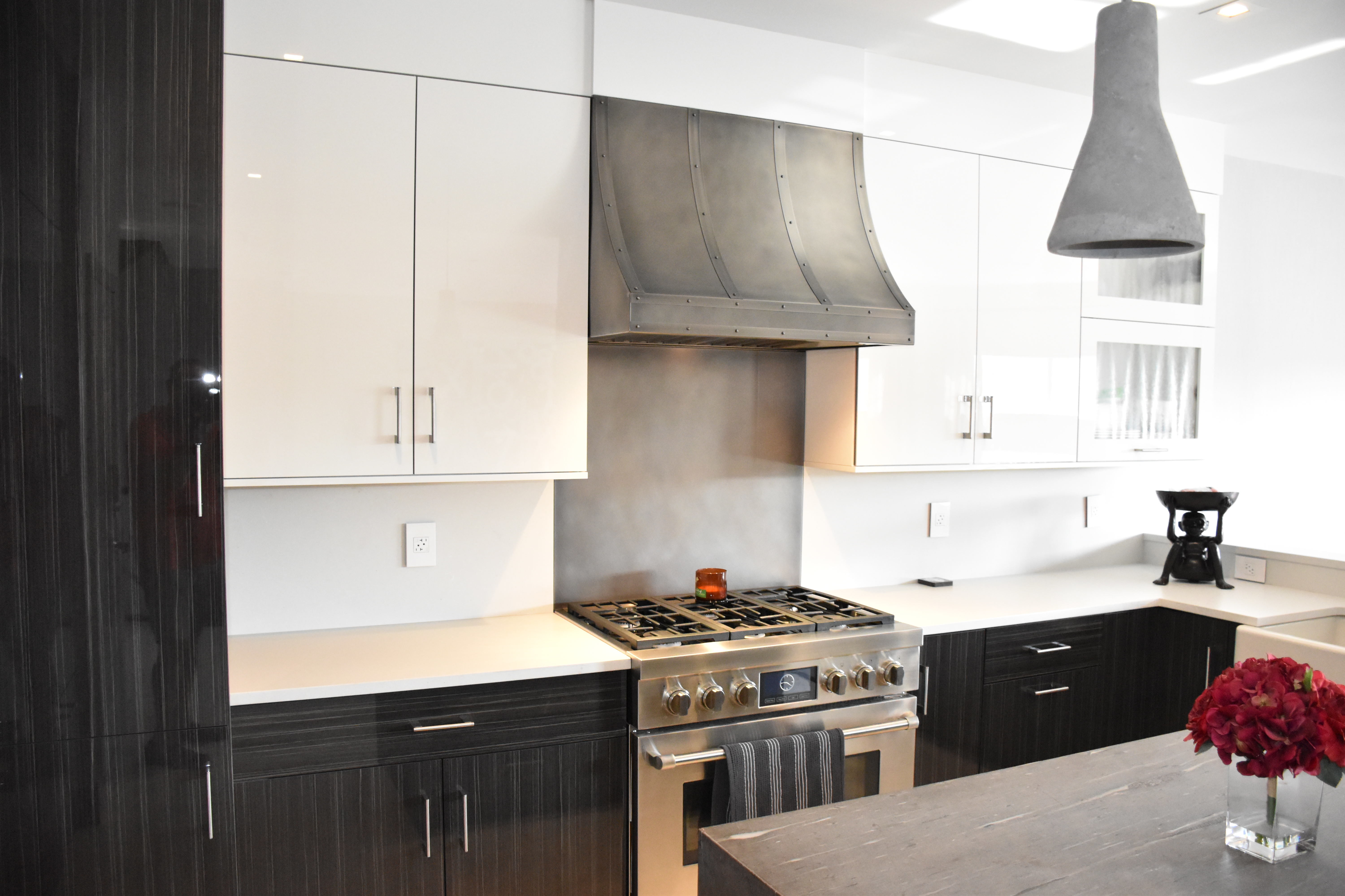 kitchen range hood inteior wall